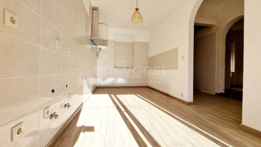 Apartamento T4 para Venda em Ajuda Foto 15