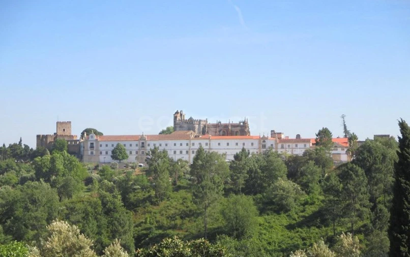 Terreno para Venda em São João Baptista e Santa Maria dos Olivais Foto 2
