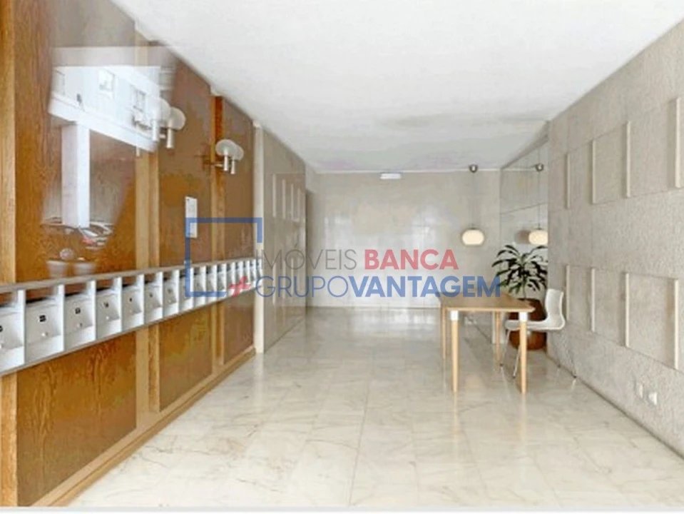Apartamento T6 para Venda em Ajuda Foto 2
