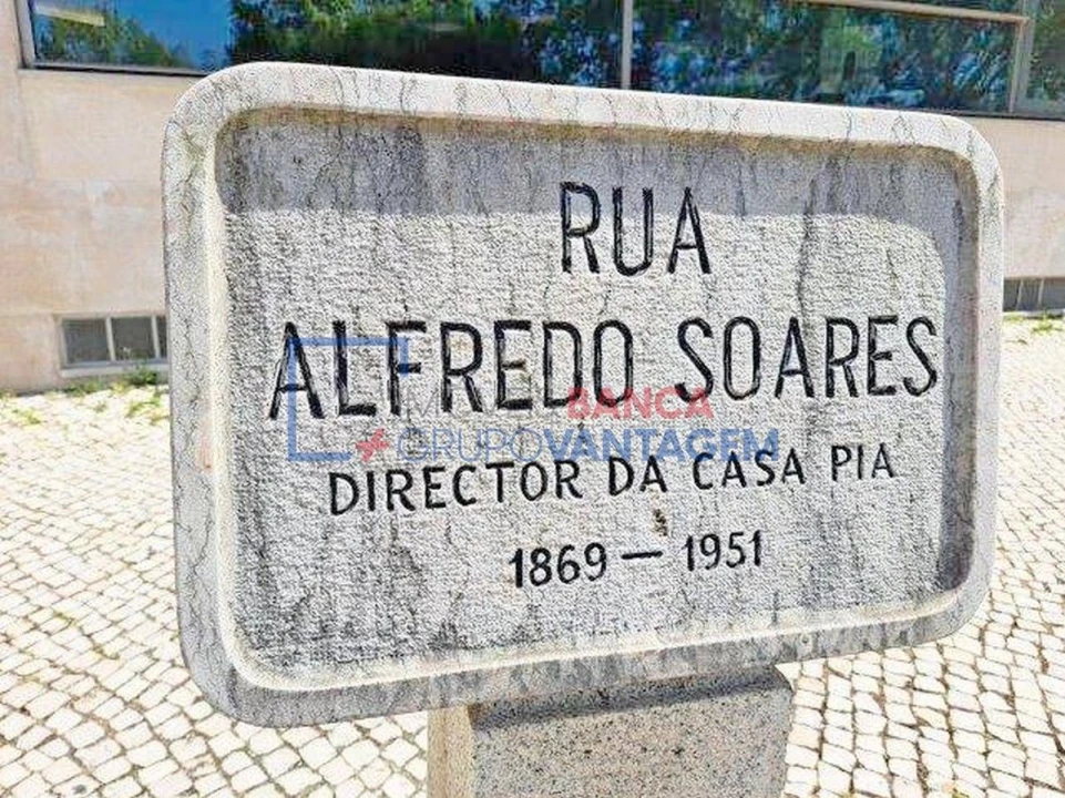 Apartamento T6 para Venda em Ajuda Foto 3