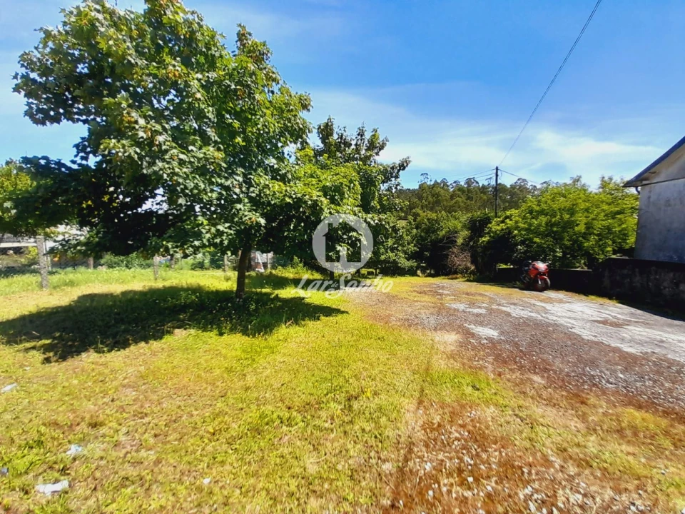 Moradia T5 para Venda em Bougado (São Martinho e Santiago) Foto 1