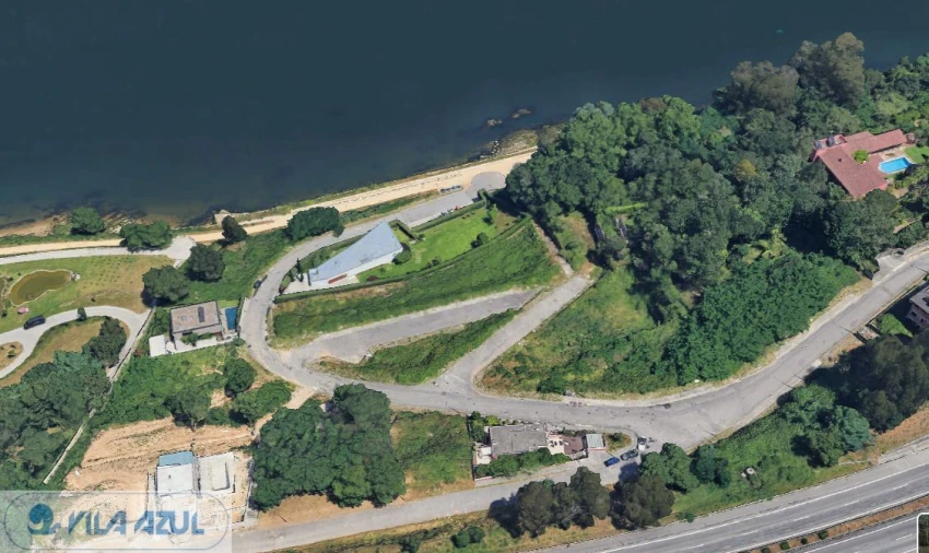 Terreno para Venda em Oliveira do Douro Foto 2