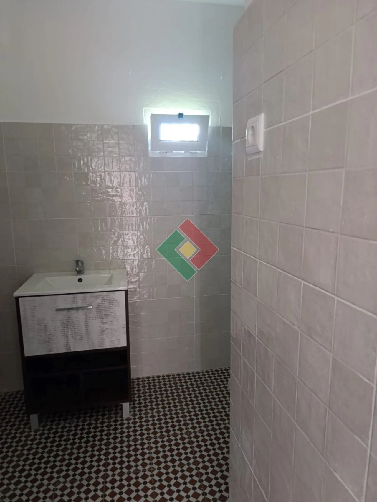 Moradia T3 para Arrendamento em Sé e São Lourenço Foto 24