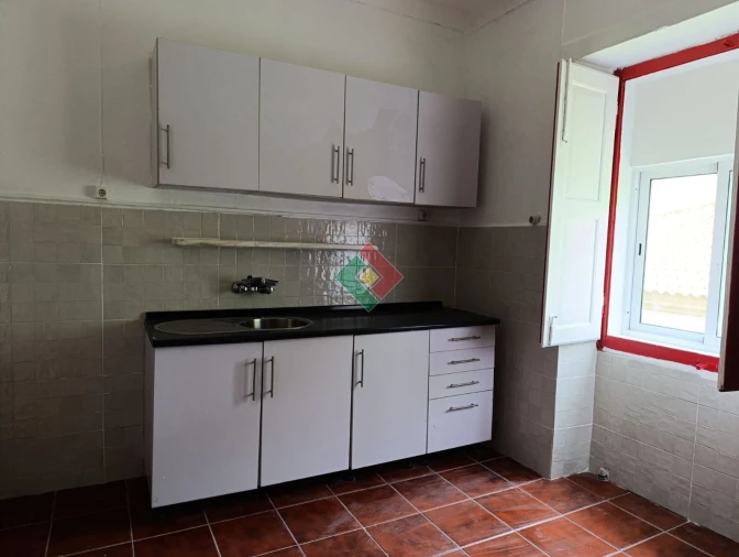 Moradia T3 para Arrendamento em Sé e São Lourenço Foto 13