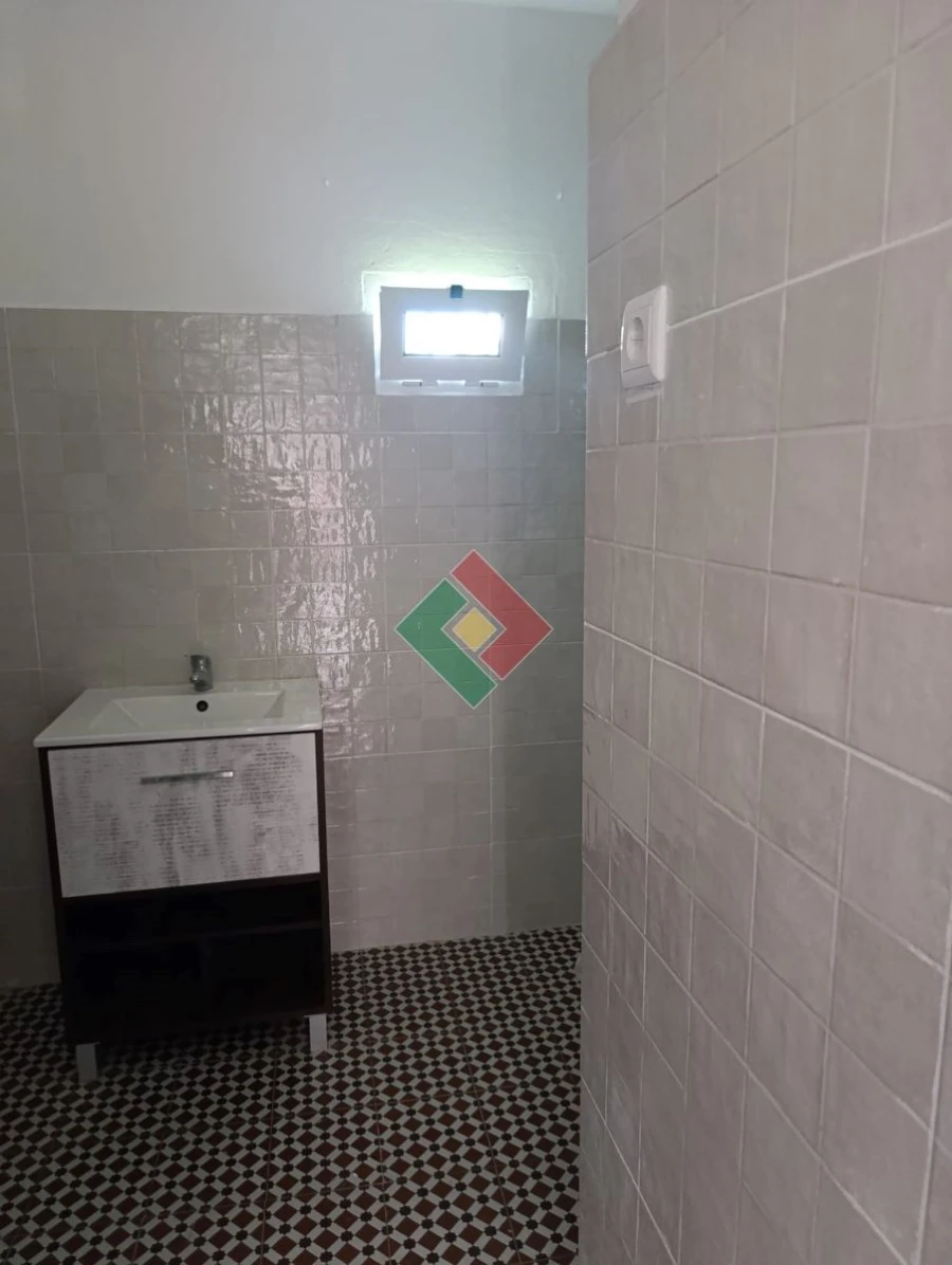 Moradia T3 para Arrendamento em Sé e São Lourenço Foto 24