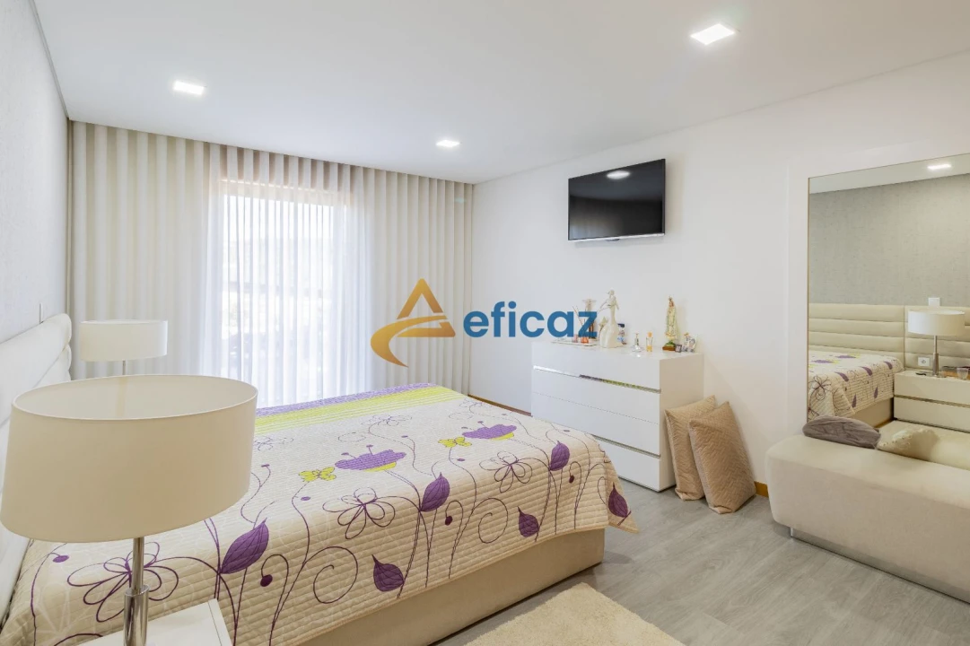 Moradia T3 para Venda em Guilhufe e Urrô Foto 11