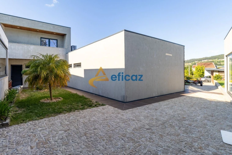 Moradia T3 para Venda em Guilhufe e Urrô Foto 20