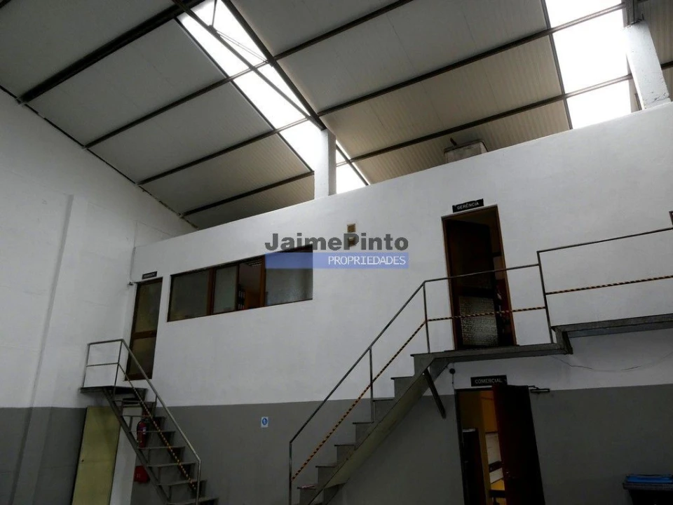 Armazém para Arrendamento em Canelas Foto 3