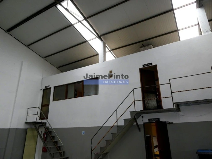 Armazém para Arrendamento em Canelas Foto 3