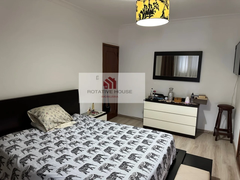 Moradia T4 para Venda em Assunção, Ajuda, Salvador e Santo Ildefonso Foto 25