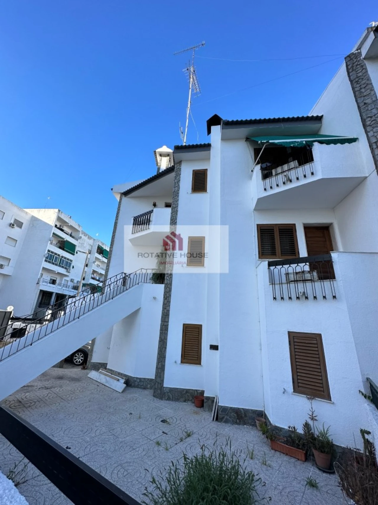 Moradia T4 para Venda em Assunção, Ajuda, Salvador e Santo Ildefonso Foto 6