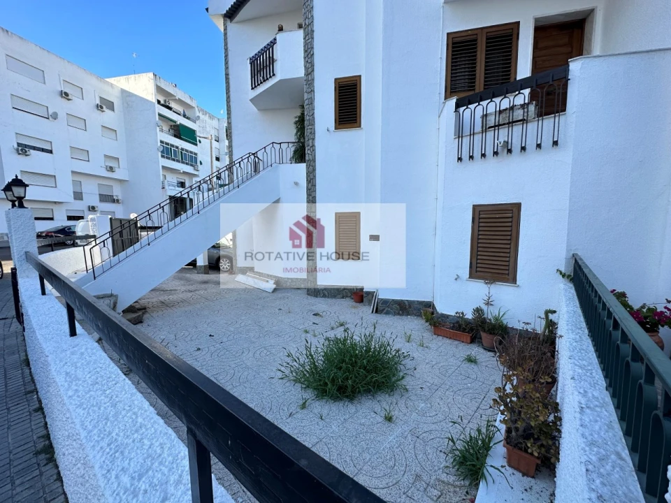 Moradia T4 para Venda em Assunção, Ajuda, Salvador e Santo Ildefonso Foto 5