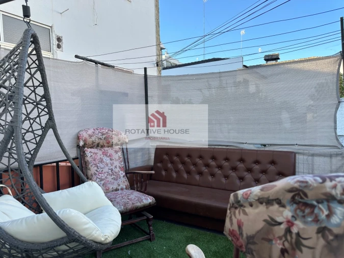 Moradia T4 para Venda em Assunção, Ajuda, Salvador e Santo Ildefonso Foto 8