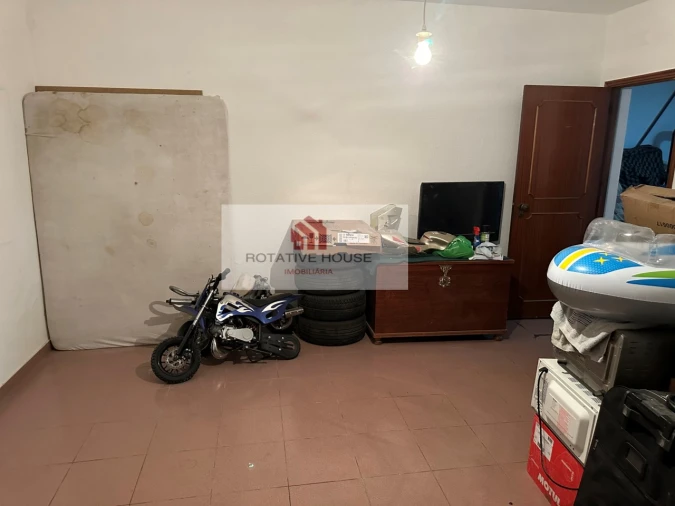 Moradia T4 para Venda em Assunção, Ajuda, Salvador e Santo Ildefonso Foto 12