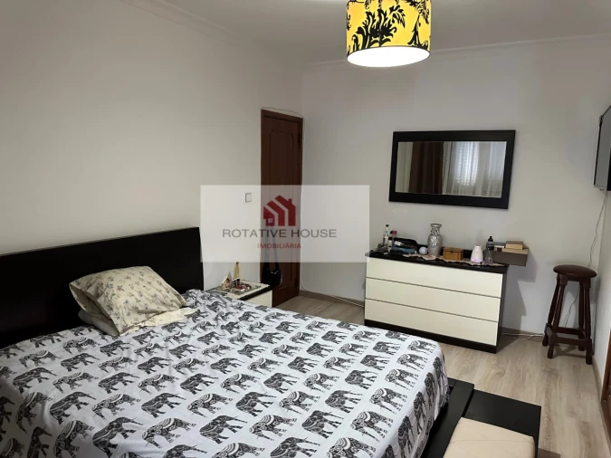 Moradia T4 para Venda em Assunção, Ajuda, Salvador e Santo Ildefonso Foto 25