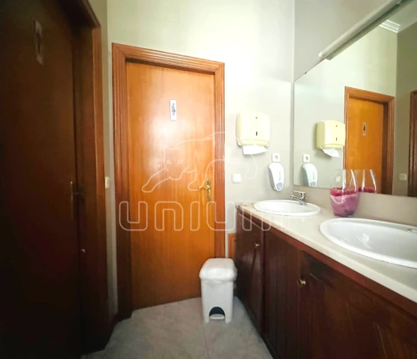 Negócio para Venda em Santa Maria Maior e Monserrate e Meadela Foto 14