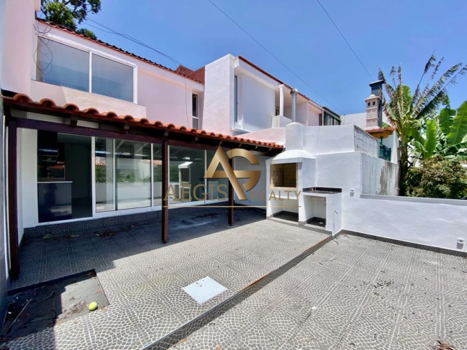 Moradia T4 para Venda em Imaculado Coração de Maria Foto 8