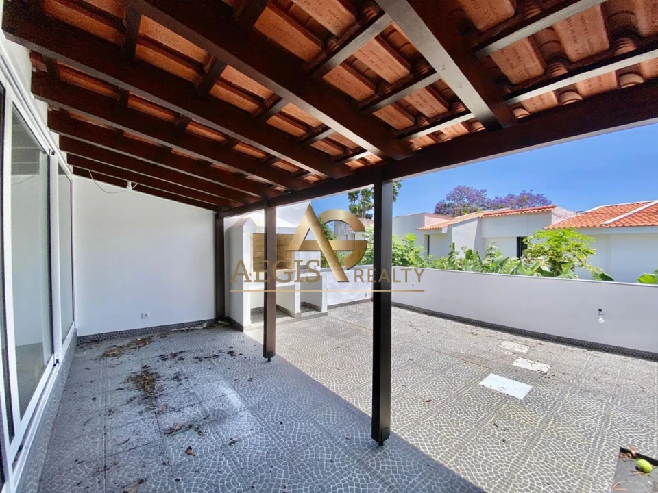 Moradia T4 para Venda em Imaculado Coração de Maria Foto 9