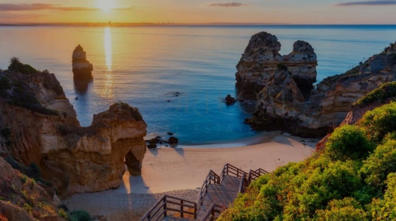 Moradia T2 para Venda em Alte Foto 17