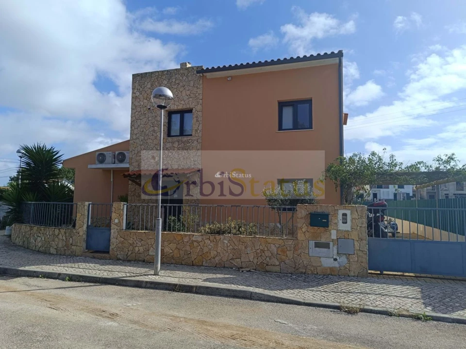 Moradia T4 para Venda em Sesimbra (Castelo) Foto 1