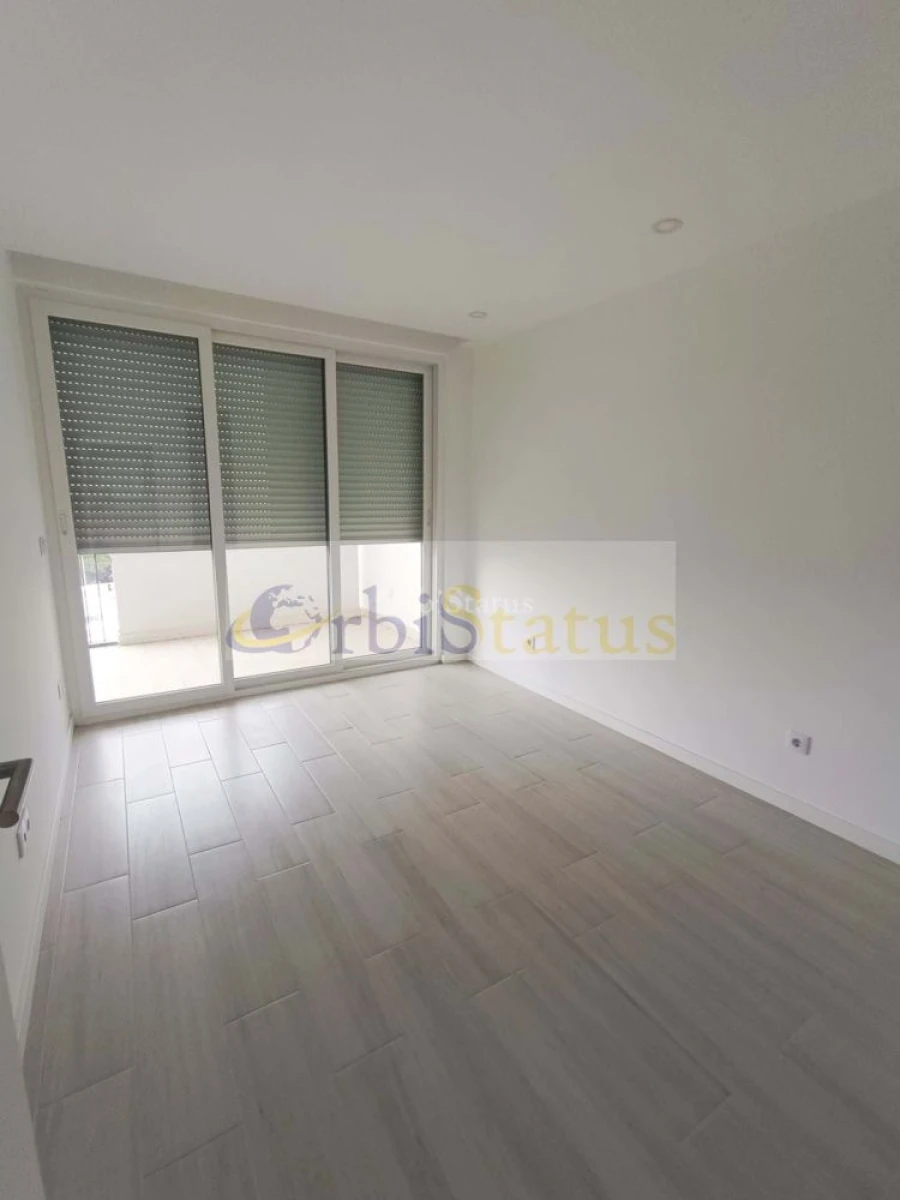 Apartamento T0 para Venda em Sesimbra (Santiago) Foto 11