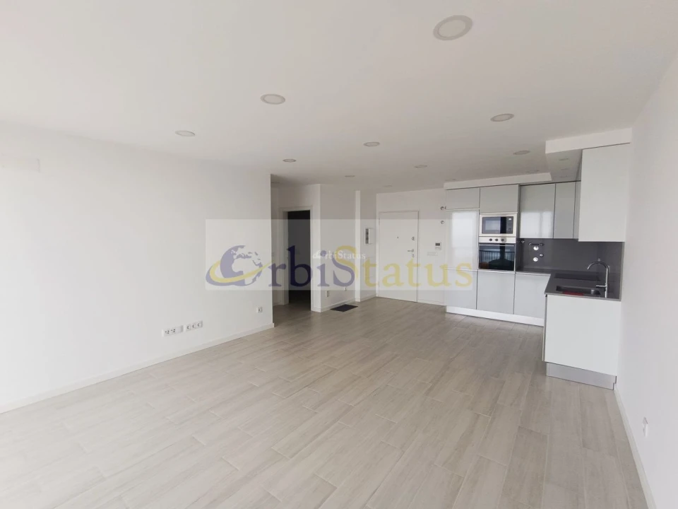 Apartamento T0 para Venda em Sesimbra (Santiago) Foto 1