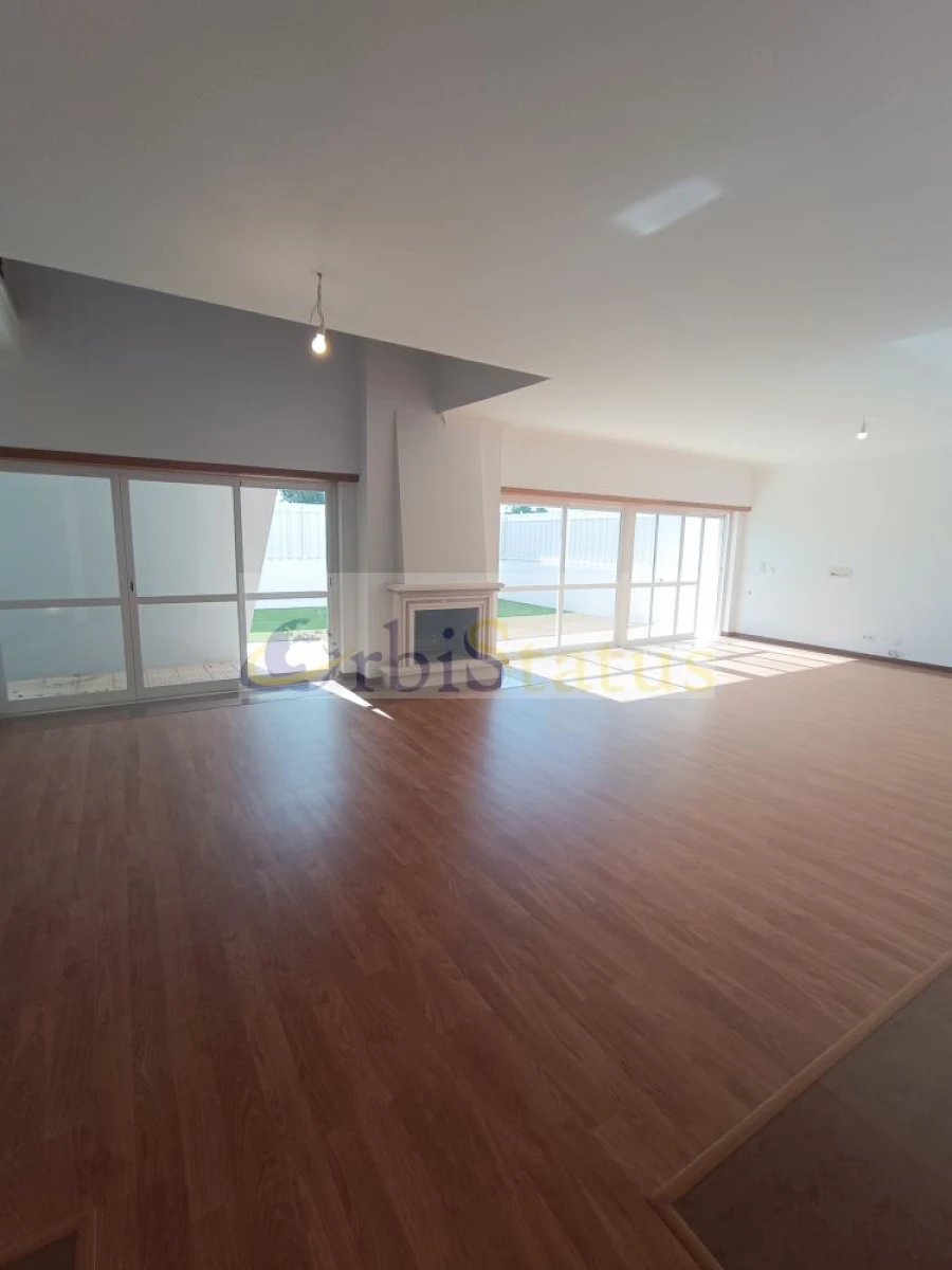 Moradia T4 para Venda em Sesimbra (Castelo) Foto 44