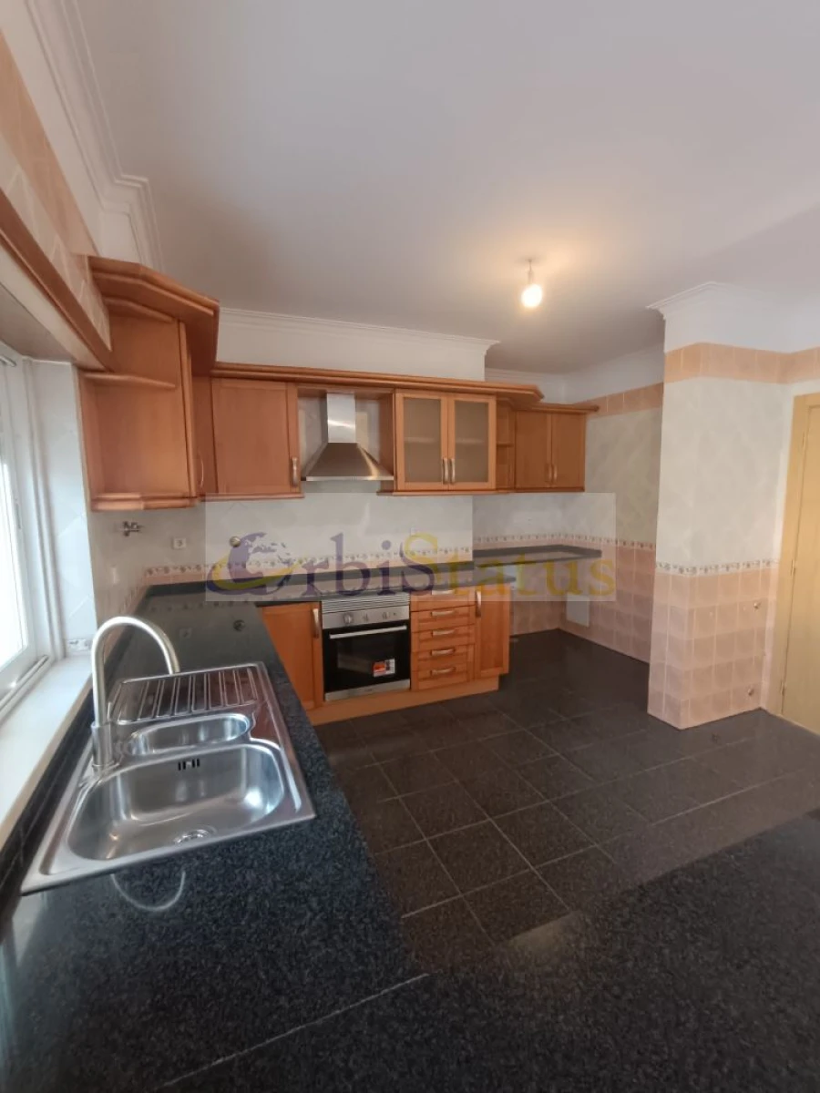 Moradia T4 para Venda em Sesimbra (Castelo) Foto 38