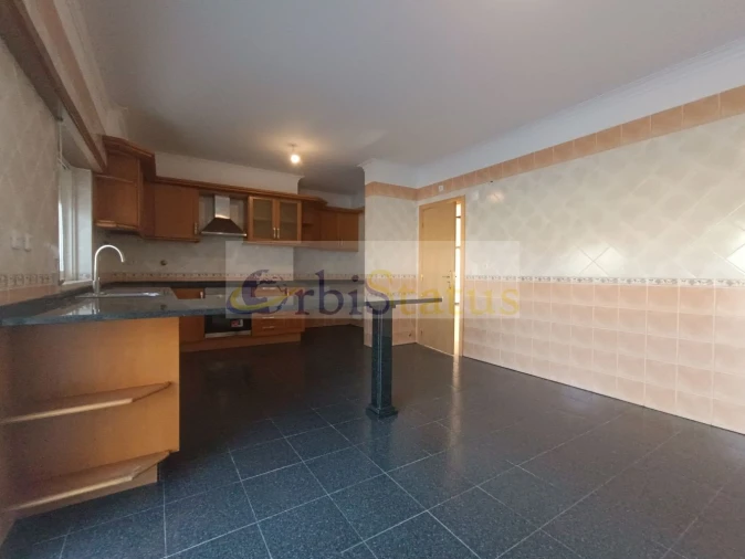 Moradia T4 para Venda em Sesimbra (Castelo) Foto 39