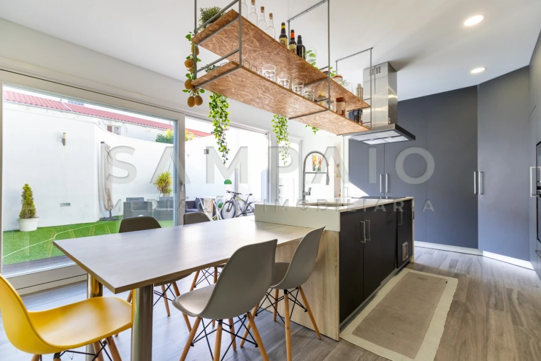 Moradia T4 para Venda em Santa Maria Maior e Monserrate e Meadela Foto 1