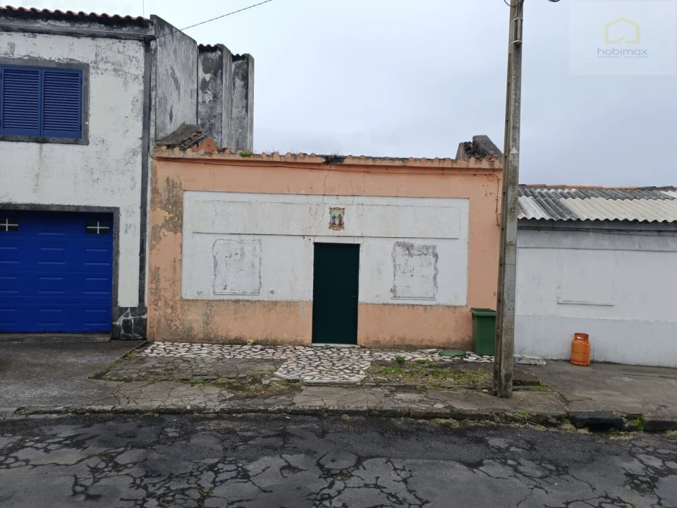 Terreno para Venda em Calhetas Foto 1