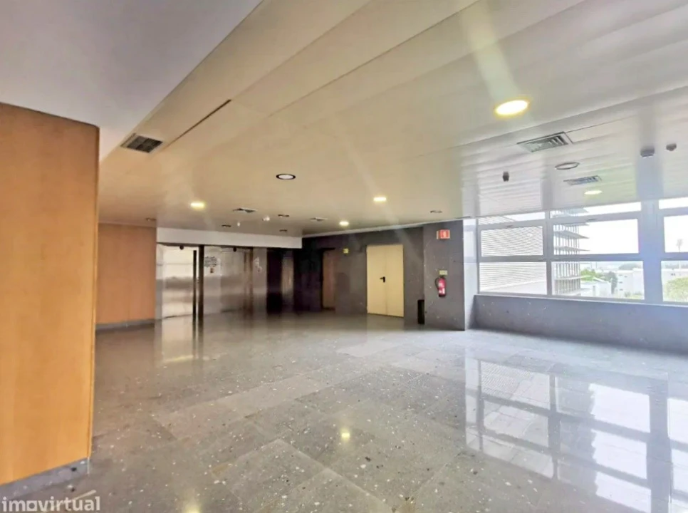 Escritório para Arrendamento em Cidade da Maia Foto 3