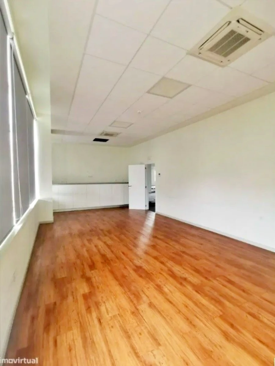 Escritório para Arrendamento em Cidade da Maia Foto 8