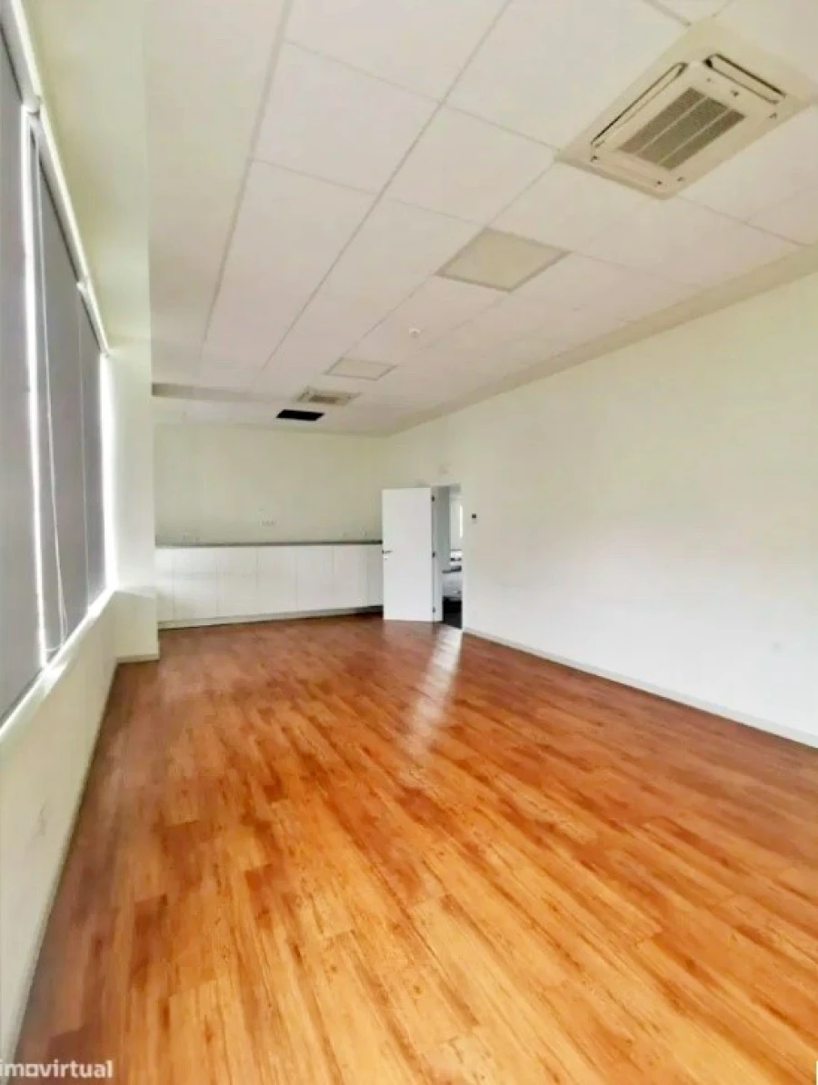 Escritório para Arrendamento em Cidade da Maia Foto 8