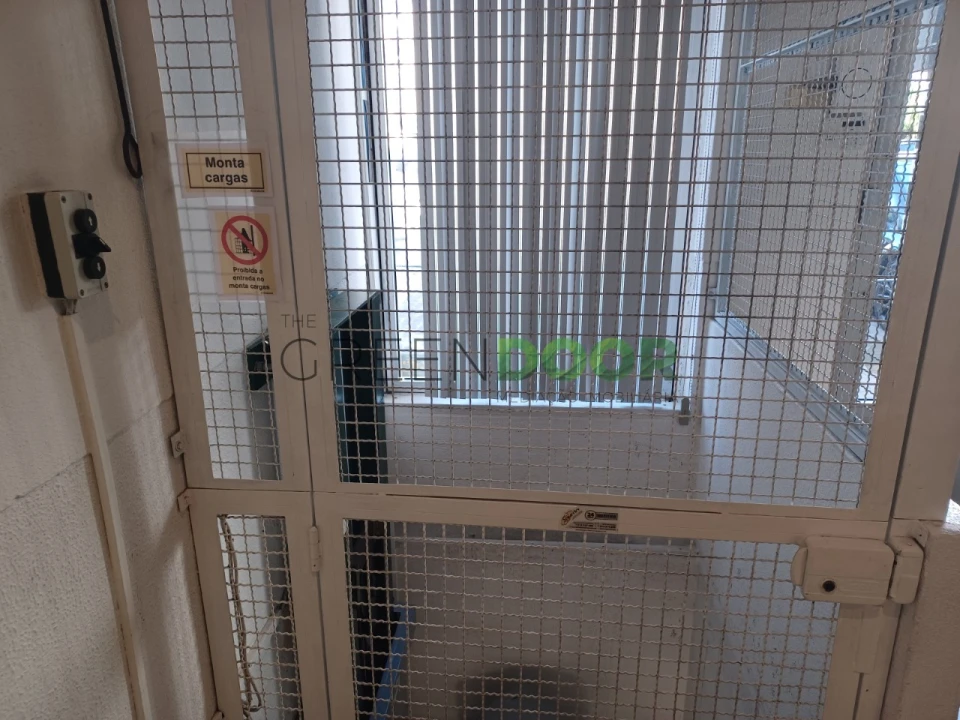 Loja para Venda em Amora Foto 9