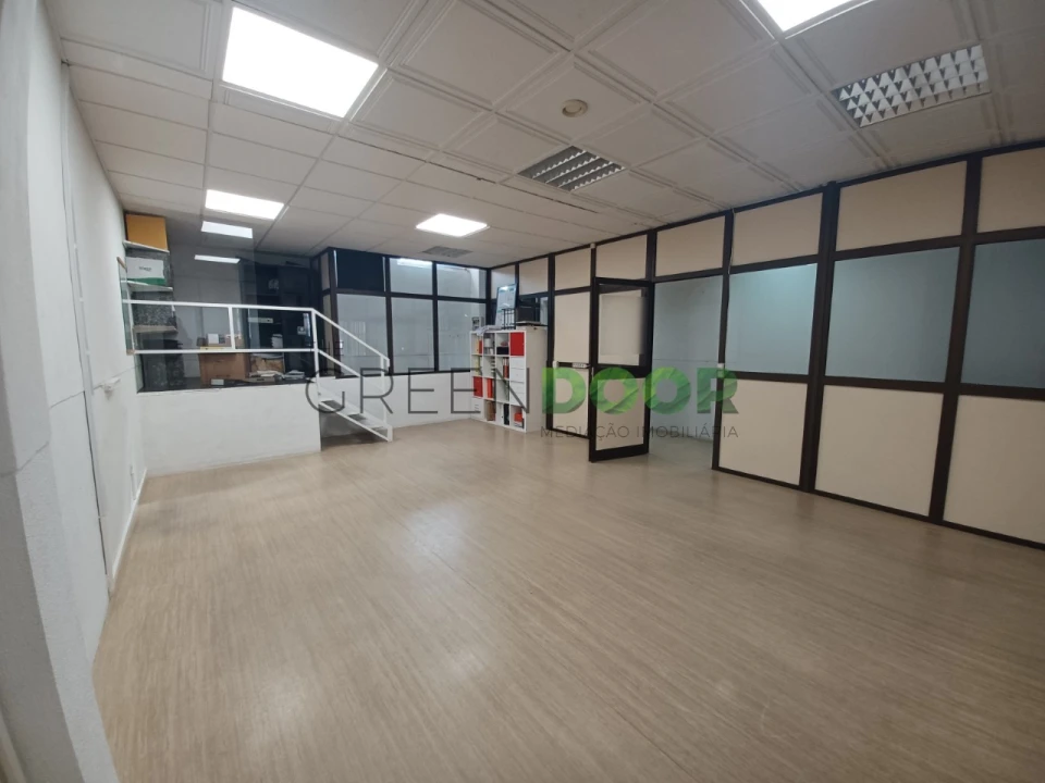 Loja para Venda em Amora Foto 13