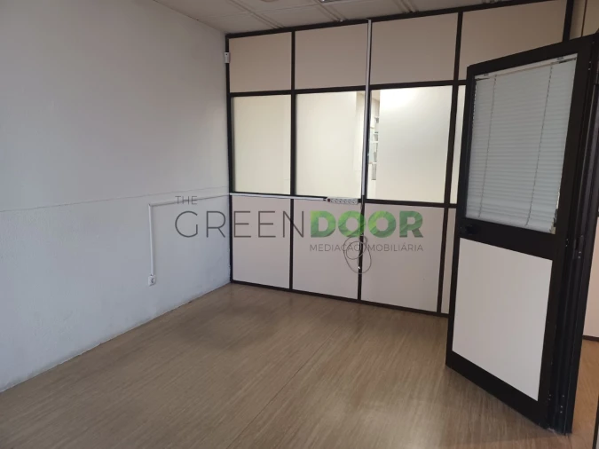 Loja para Venda em Amora Foto 6