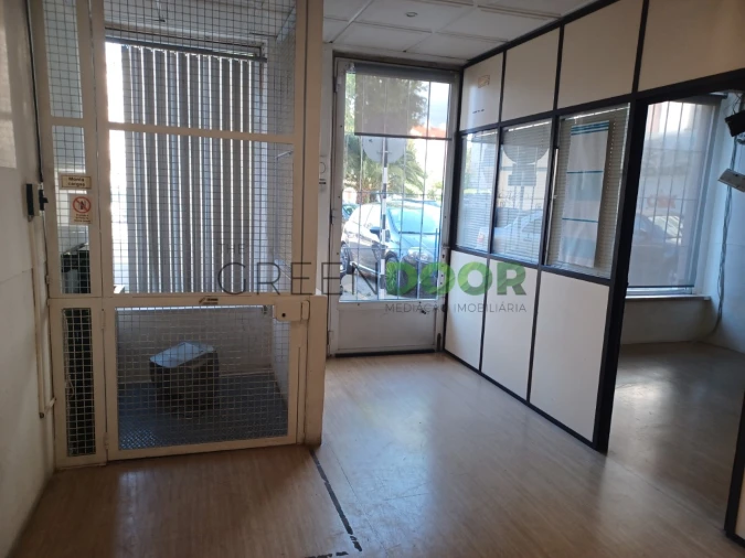 Loja para Venda em Amora Foto 8