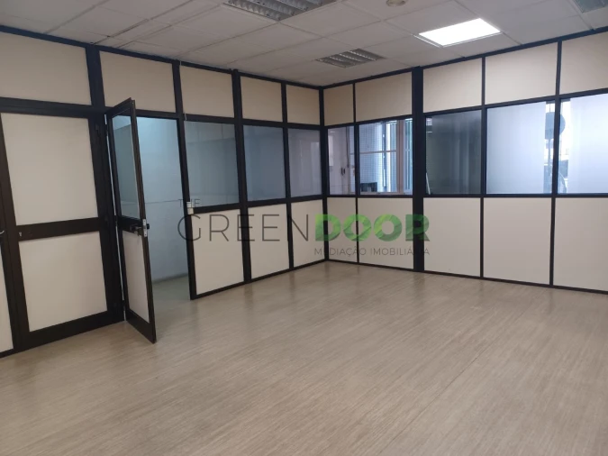 Loja para Venda em Amora Foto 11