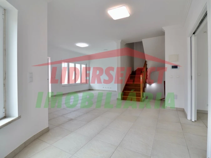 Moradia T3 para Venda em Ericeira Foto 8