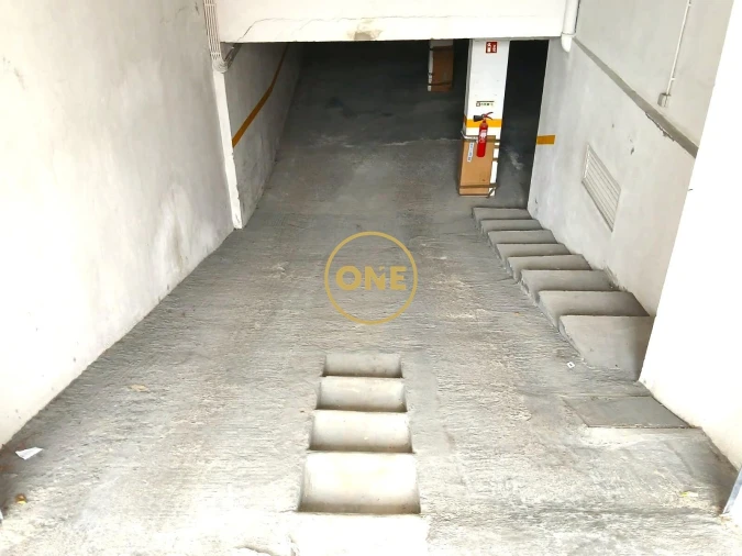 Garagem para Venda em Pinhal Novo Foto 2