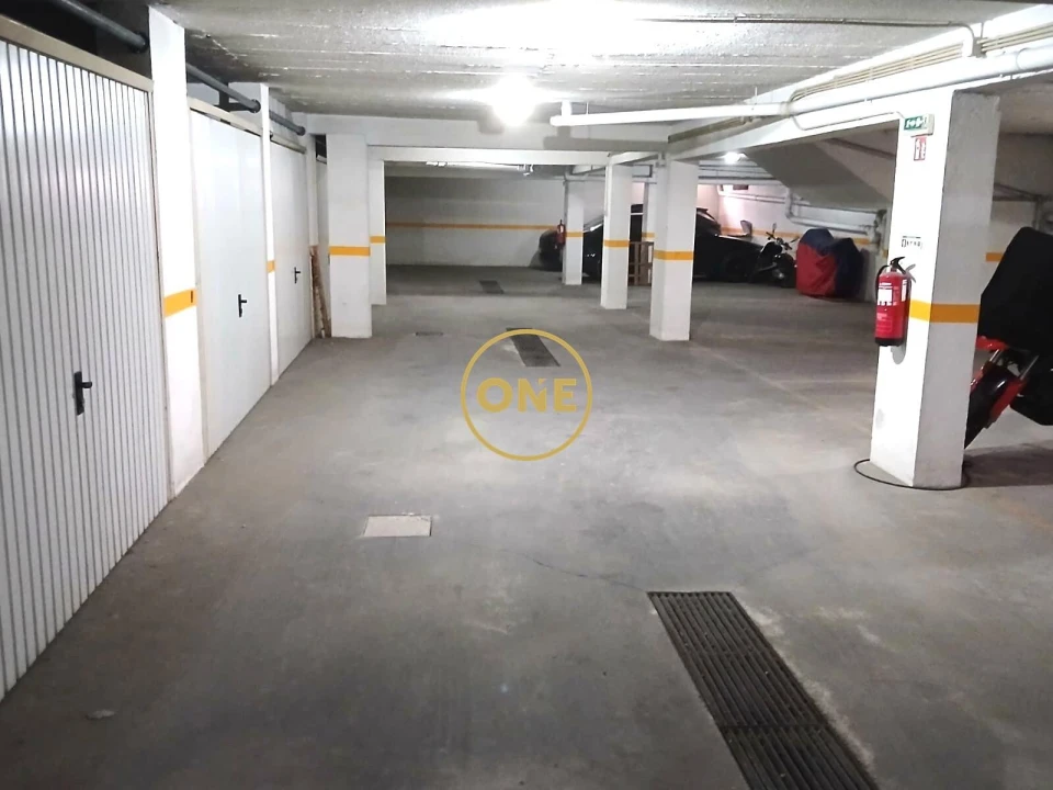 Garagem para Venda em Pinhal Novo Foto 7