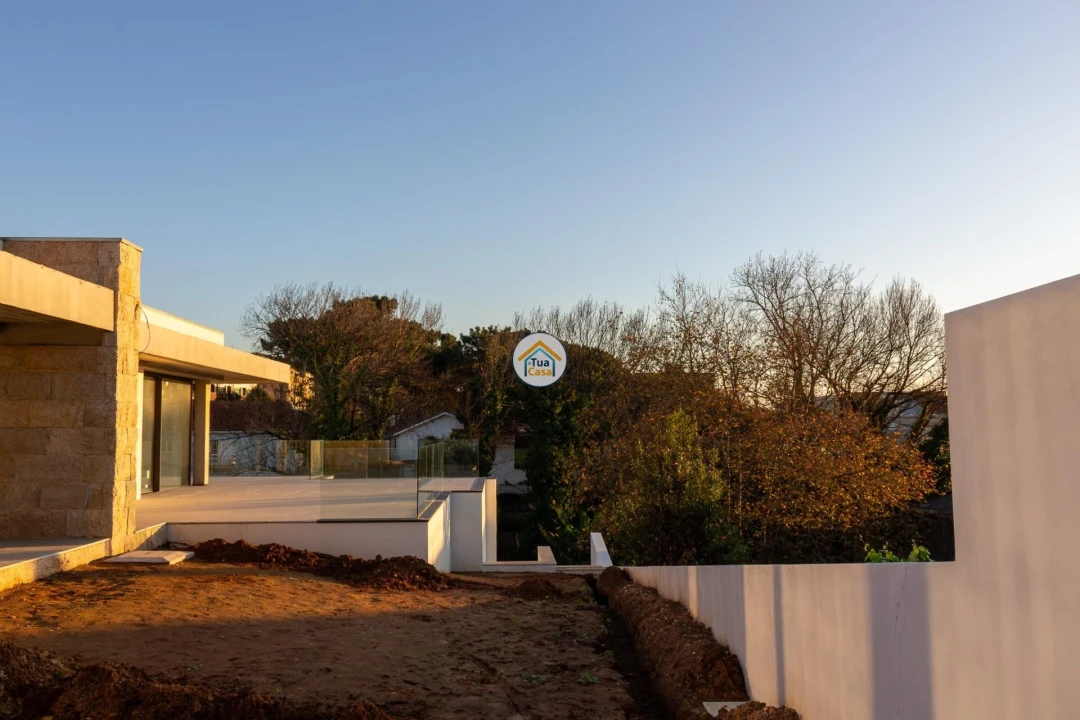 Moradia T3 para Venda em São Felix da Marinha Foto 30