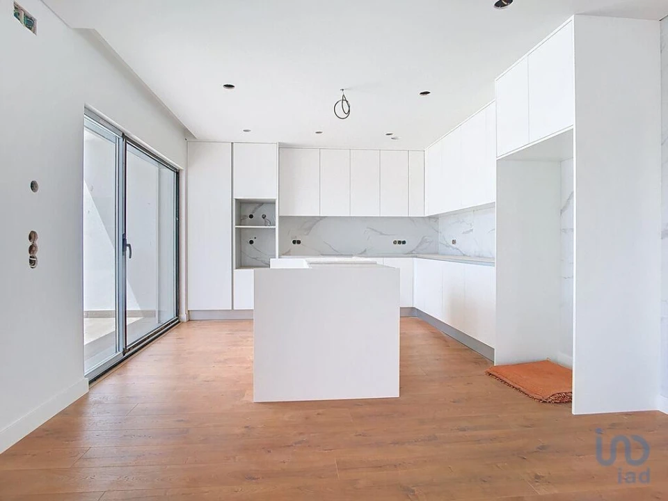 Moradia T4 para Venda em Igreja Nova e Cheleiros Foto 14