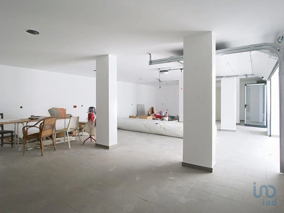 Moradia T4 para Venda em Igreja Nova e Cheleiros Foto 10