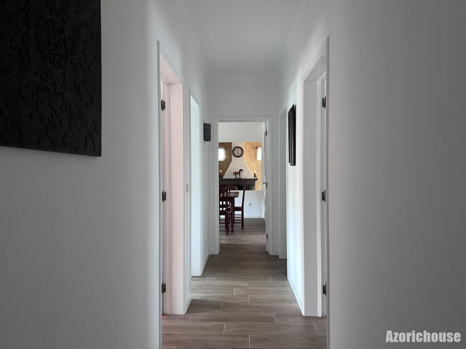 Moradia T9 para Venda em Rabo de Peixe Foto 4