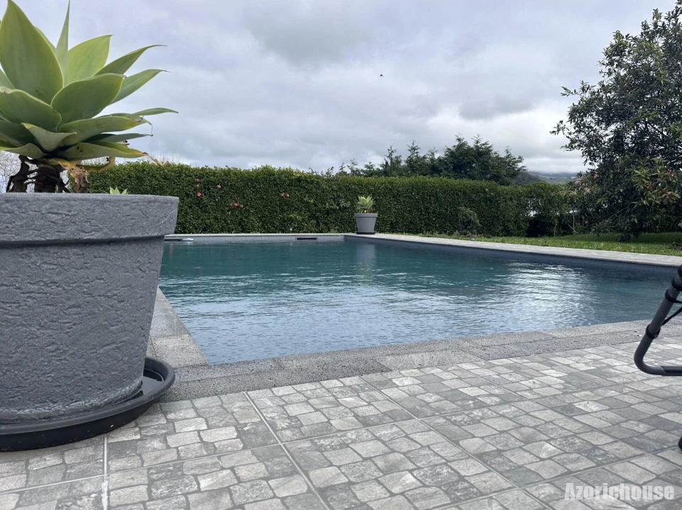 Moradia T9 para Venda em Rabo de Peixe Foto 22