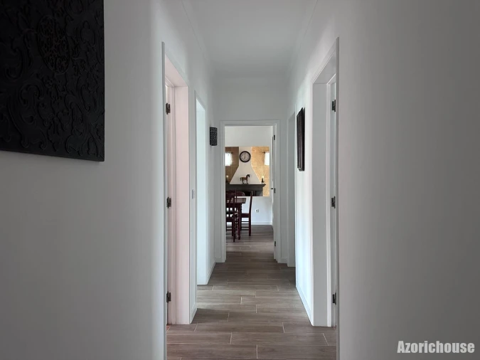 Moradia T9 para Venda em Rabo de Peixe Foto 4