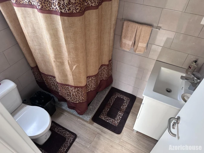 Moradia T9 para Venda em Rabo de Peixe Foto 21