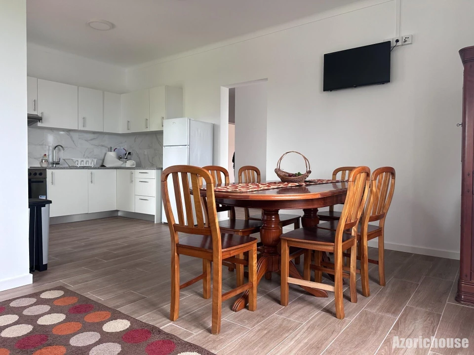 Moradia T9 para Venda em Rabo de Peixe Foto 5